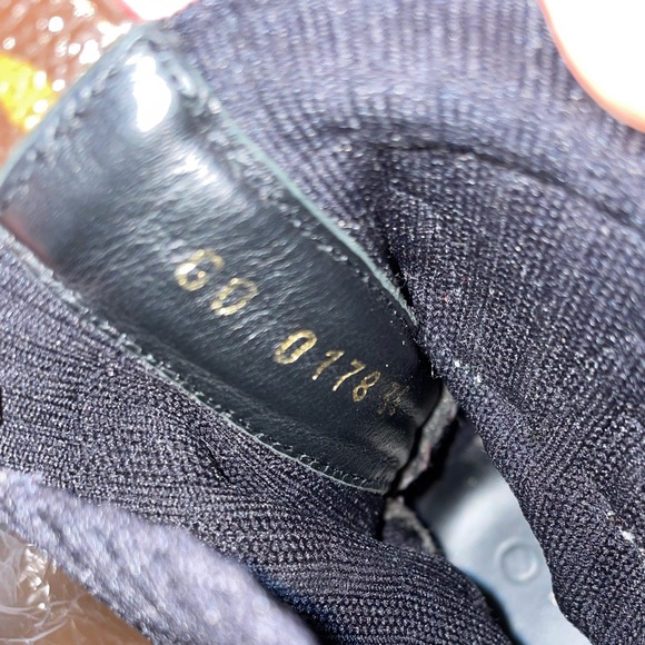 LOUIS VUITTON
Stretch Fabric LV Black Heart Size35 - Picture 11 of 11